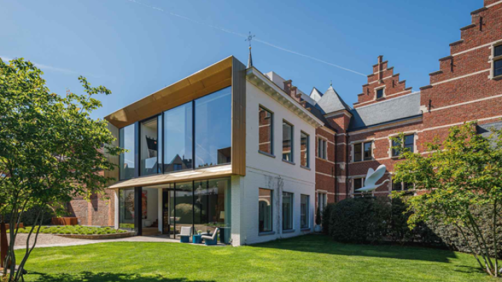Binnenkijken in een renovatie: nieuwe ramen verbinden oud en nieuw