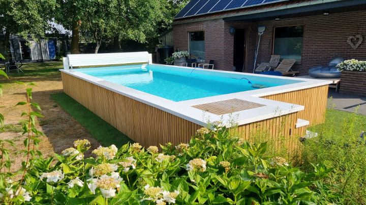 Wat is het verschil tussen een ingebouwd, half-ingebouwd en een opgebouwd zwembad?